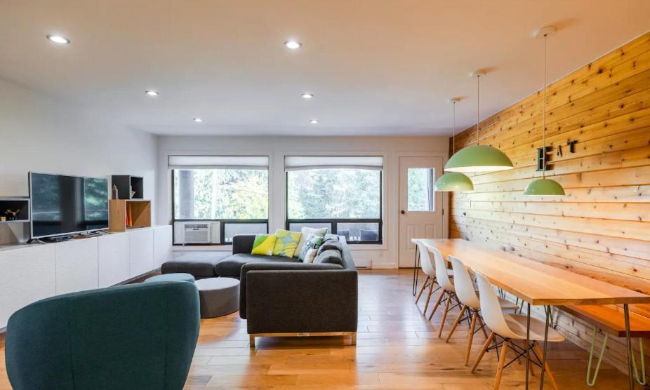 Griz Inn By Stayin Fernie Habitación foto