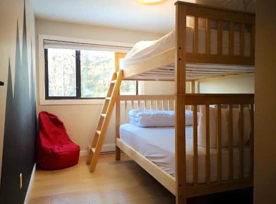Griz Inn By Stayin Fernie Habitación foto