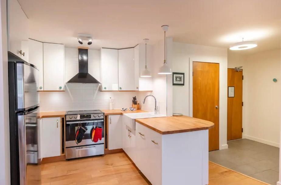 Griz Inn By Stayin Fernie Habitación foto