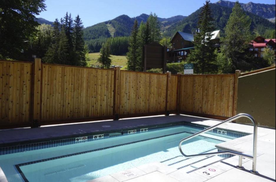 Griz Inn By Stayin Fernie Exterior foto